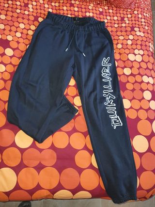 Pantalón Chandal QUIKSILVER de segunda mano por 35 EUR en Rivas-Vaciamadrid  en WALLAPOP