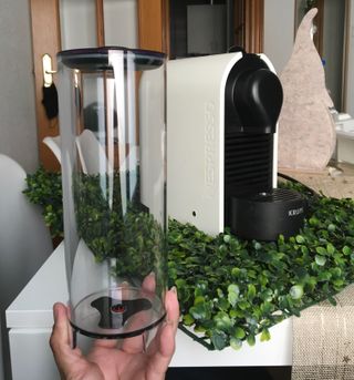 Cafetera Krups Nespresso Inissia Blanca de segunda mano por 65 EUR en  Valencia en WALLAPOP