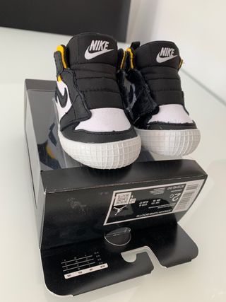 Bebé zapatilla Jordan de Nike zapatos talla 17. de segunda mano por 25 EUR  en Oliva en WALLAPOP