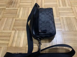 Bolso (mariconera) Coach de segunda mano por 150 EUR en Madrid en WALLAPOP