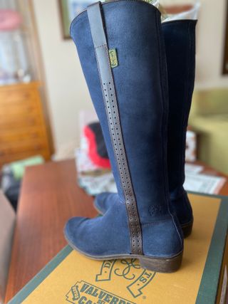 Botas ante azul talla 41 - Valverde del Camino de segunda mano por 30 EUR  en Madrid en WALLAPOP