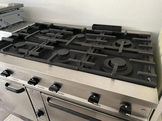 COCINA A GAS 6 FUEGOS de segunda mano por 850 EUR en Baza en WALLAPOP