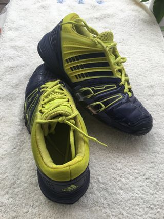 CHOLLO!! Adidas 42 padel \u0026amp; tenis de segunda mano por 45 EUR en  Fuengirola en WALLAPOP