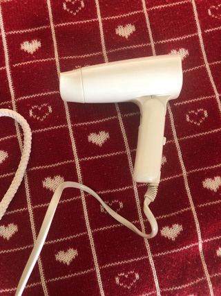 Secador de pelo pequeño de segunda mano por 4 EUR en Jaén en WALLAPOP
