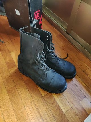 Botas militares Sendra de segunda mano por 35 EUR en Zaragoza en WALLAPOP
