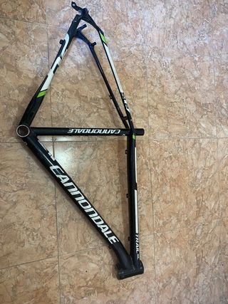 Cuadro cannondale L 29 de segunda mano por 200 EUR en Murcia en WALLAPOP