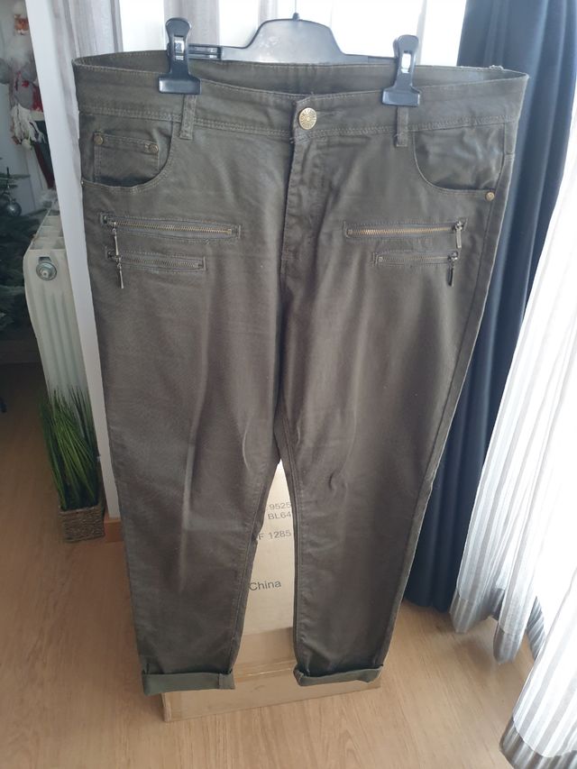 Pantalon nuevo dorado y verde