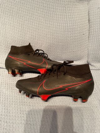 Botas fútbol Nike Mercurial Superfly 7 Pro FG de segunda mano por 40 EUR en  Barcelona en WALLAPOP