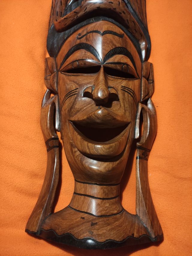 MÁSCARA DE MADERA