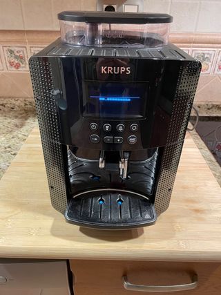 Cafetera automática KRUPS de segunda mano por 160 EUR en Alicante en  WALLAPOP