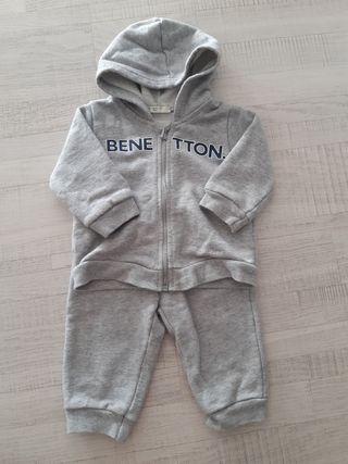 Chandal bebé Benetton de segunda mano por 5 EUR en Barcelona en WALLAPOP