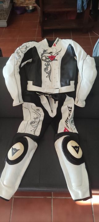 Mono de moto Dainese mujer de segunda mano en WALLAPOP