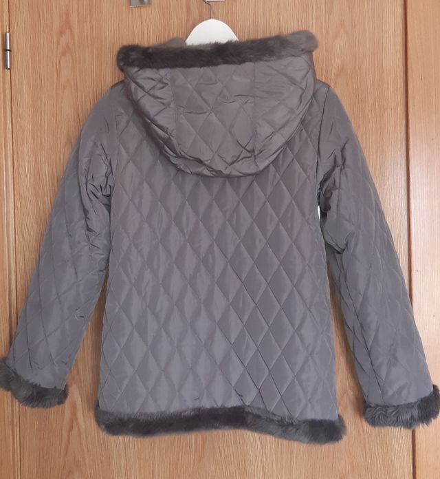 CHAQUETON NIÑA REBERSIBLE talla 12 añosY UN REGALO