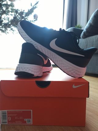 Bambas\\/Zapatillas Nike Revolution 5 (4E)Ext.Anchas de segunda mano por 48  EUR en Barcelona en WALLAPOP