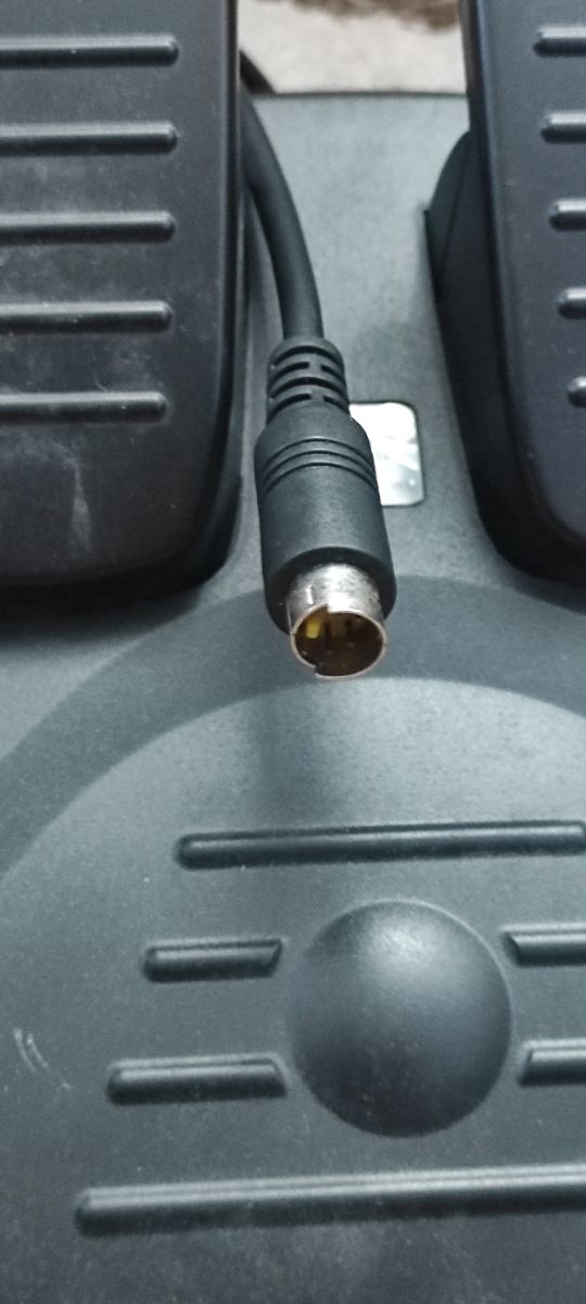 PEDALES Y VOLANTE PLAY2