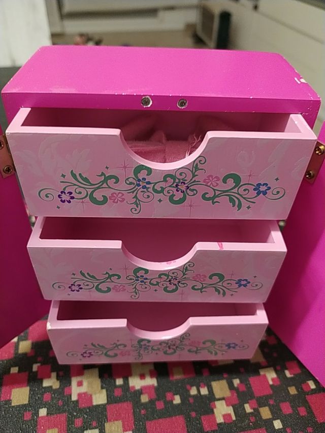 Armario joyero Barbie.Coleccion