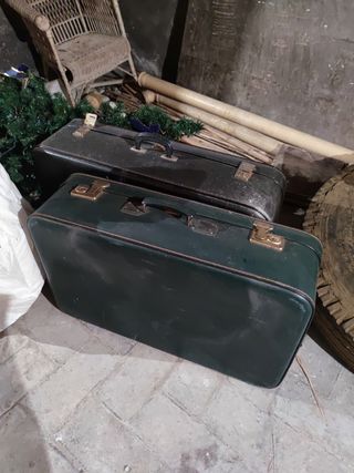 Maletas Vintage de segunda mano por 6,95 EUR en Vilafranca del Penedès en  WALLAPOP