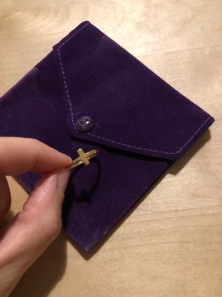 Anillo Cruz dorado Aristocrazy de segunda mano por 23 EUR en Madrid en  WALLAPOP