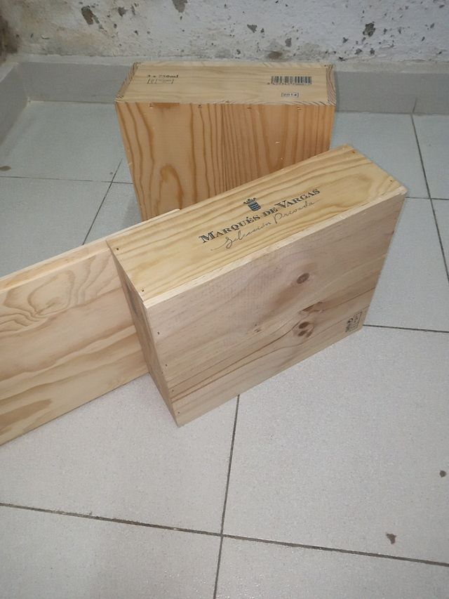 CAJAS VINOS para almacenaje o decoracion
