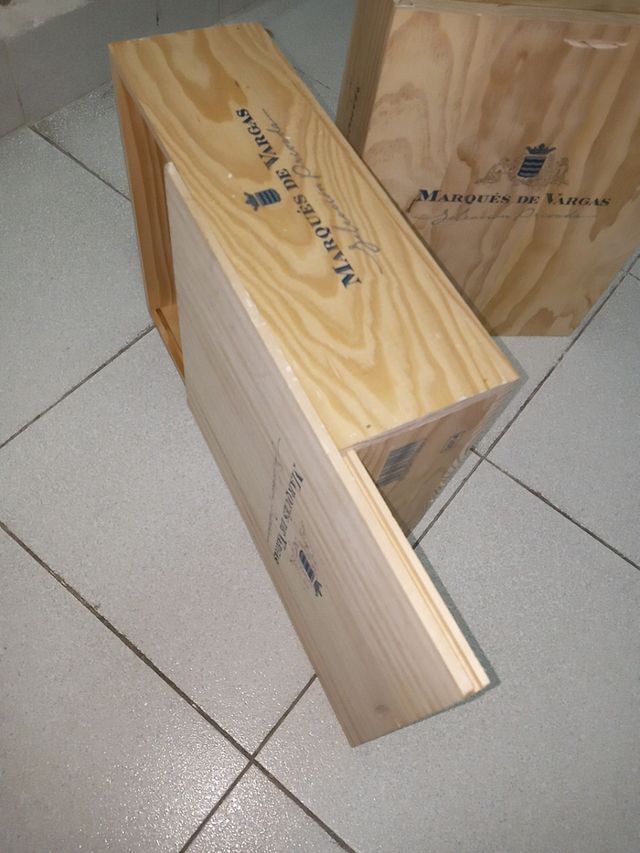 CAJAS VINOS para almacenaje o decoracion