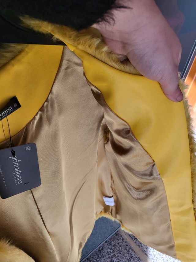 gilet giallo prima donna