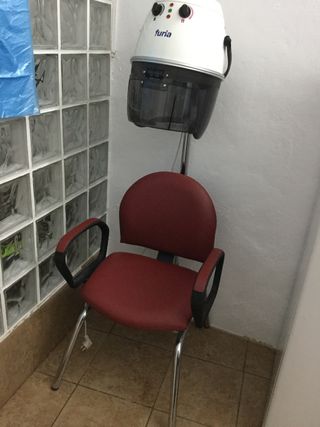 Secador de casco peluquería vintage de segunda mano por 35 EUR en  Castello\\/Castellon de La Plana en WALLAPOP