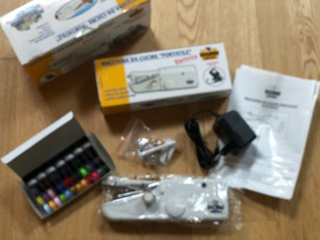 Macchina x cucire portatile