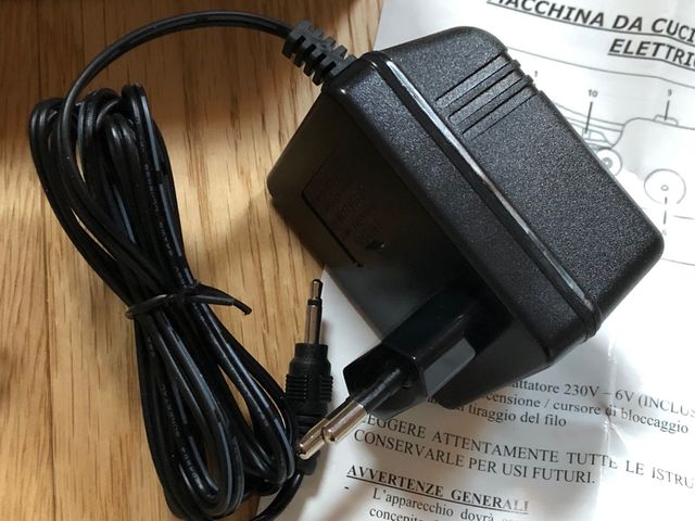 Macchina x cucire portatile