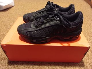 Nike Air Max Tailwind 4 Black Gold CT1284-001 | SneakerNews.com