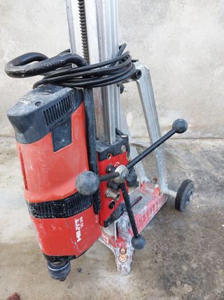Taladro con diamante HILTI DD200 de segunda mano por 1.800 EUR en La  Borbolla en WALLAPOP