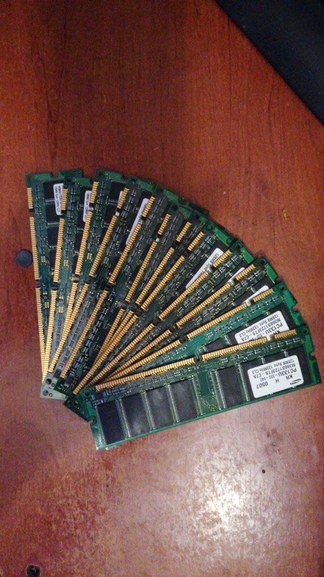 Pack 12 Memorias Samsung 128MB 133Mhz CL3