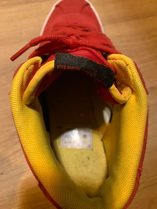 Botines Nike rojo\\/negro ante de segunda mano por 40 EUR en Vigo en WALLAPOP