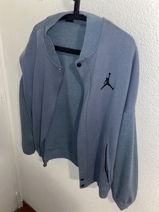 Sudadera\\\\ Beisbolera Jordan Talla M tirando a L de segunda mano por 40 EUR  en Madrid en WALLAPOP
