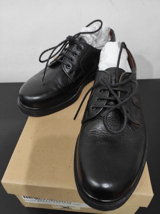 Zapato colegial de piel, El Corte Inglés. de segunda mano por 15 EUR en  Valdemoro en WALLAPOP