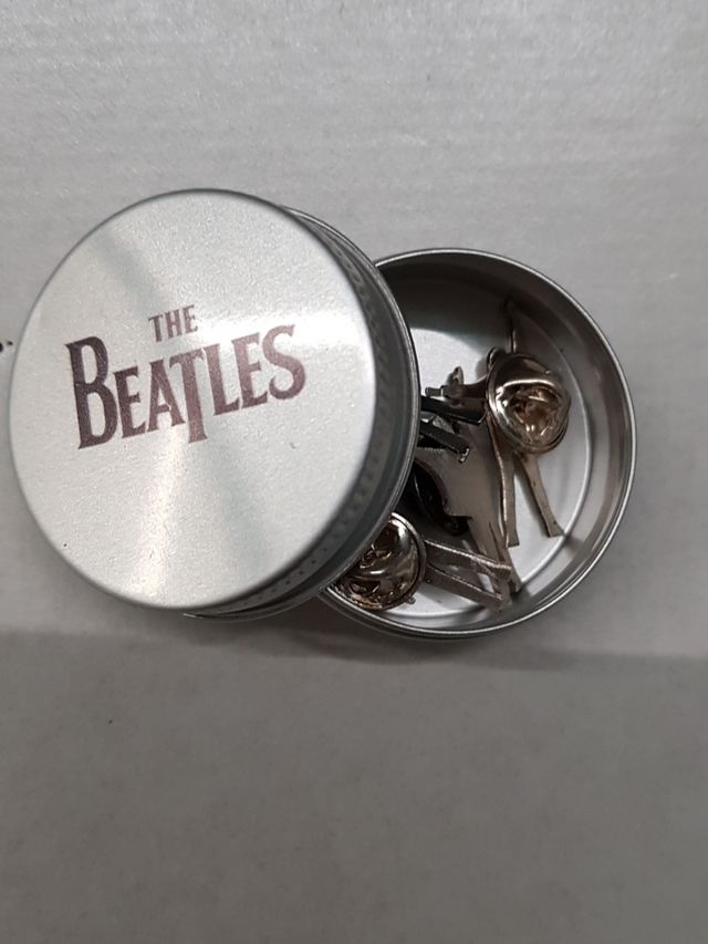 THE BEATLES 4 PINS HELP!en Plata 925 con caja !!