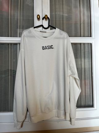 Sudadera blanca oversized SHEIN de segunda mano por 6 EUR en Madrid en  WALLAPOP