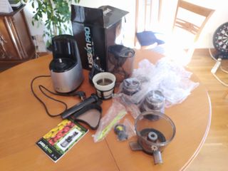 Exprimidor de fruta y verdura JUISSEN PRO. SOJAMAT de segunda mano por 160  EUR en Las Rozas de Madrid en WALLAPOP