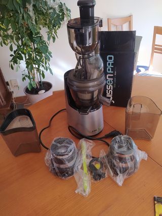 Exprimidor de fruta y verdura JUISSEN PRO. SOJAMAT de segunda mano por 160  EUR en Las Rozas de Madrid en WALLAPOP