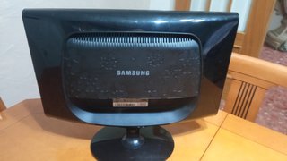Monitor Samsung 18 pulgadas de segunda mano por 20 EUR en Torrent en  WALLAPOP