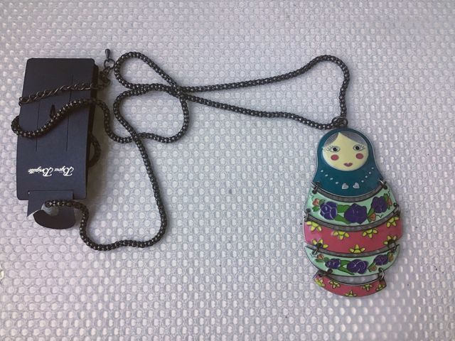 Colgante metalico muñeca rusa matriosca 9 cm