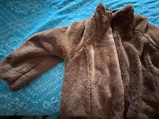 Abrigo mujer reversible pelo ZENDRA de segunda mano por 25 EUR en Móstoles  en WALLAPOP