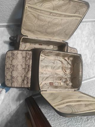 Maletas de segunda mano por 15 EUR en Roses en WALLAPOP