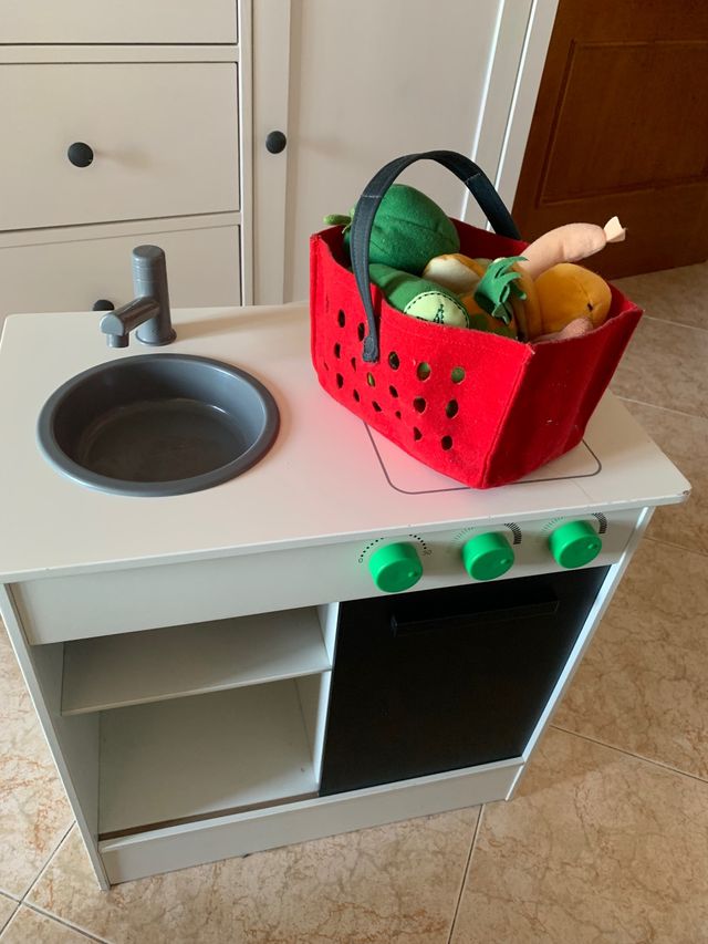 Cocina de juguete con accesorios
