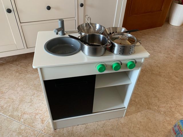 Cocina de juguete con accesorios
