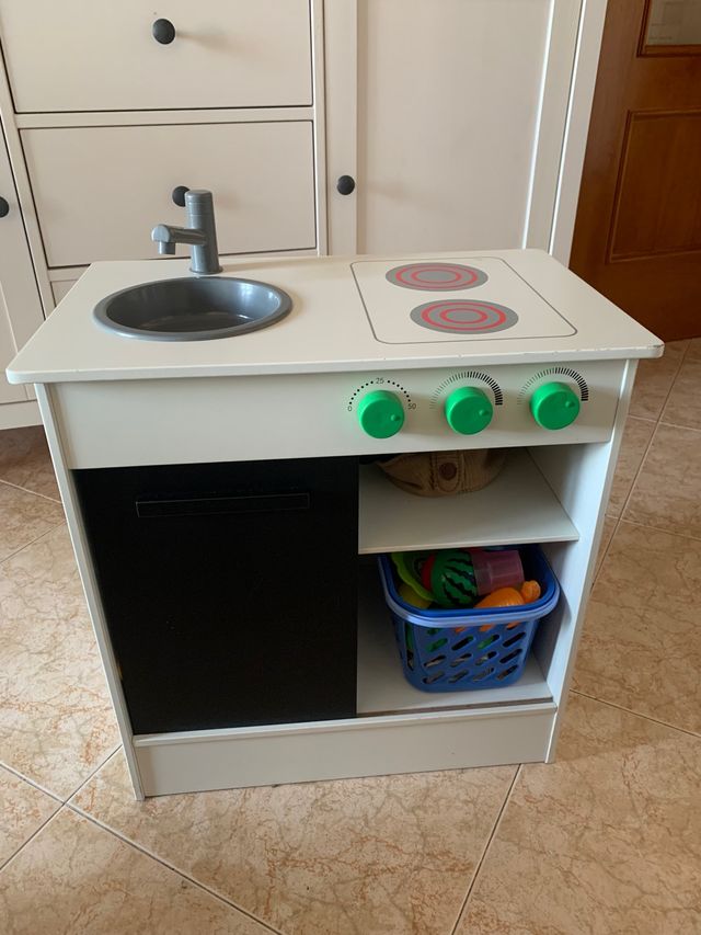 Cocina de juguete con accesorios