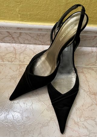 Zapatos fiesta Gloria Ortiz de segunda mano por 25 EUR en El Herreño en  WALLAPOP
