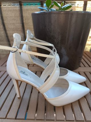 Zapatos de novia con poco tacón de segunda mano en WALLAPOP