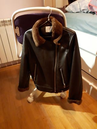 Chaqueta aviador Zara de segunda mano por 18 EUR en Guadalajara en WALLAPOP