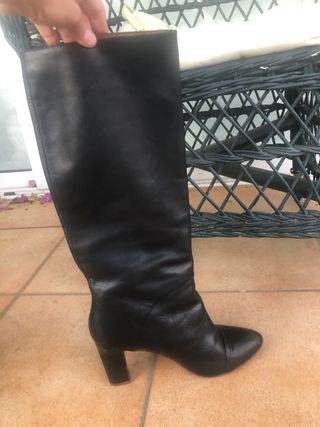 Botas altas Bimba y Lola de segunda mano por 37 EUR en Cabrils en WALLAPOP