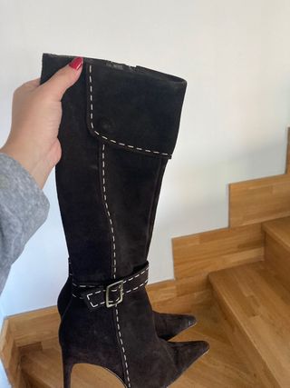 Botas Guess 39 marrones de segunda mano por 20 EUR en Villanueva de la  Torre en WALLAPOP